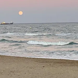 https://navy-be-my-guest-castelldefels.top-hotels-tarragona.com